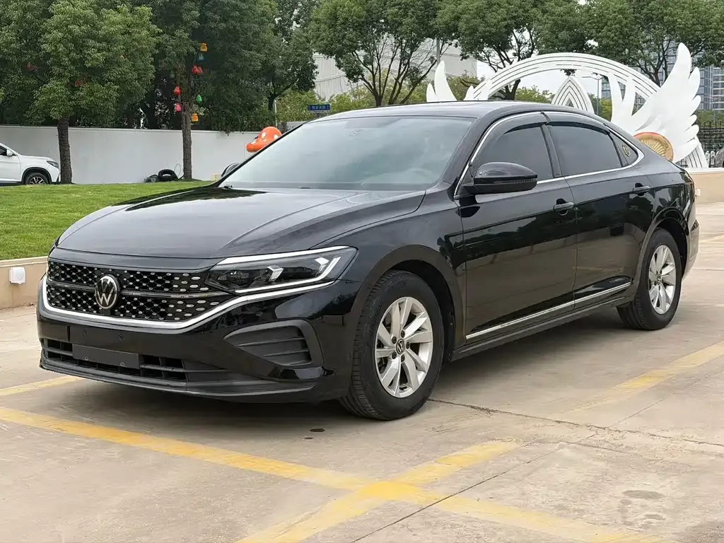 Volkswagen Passat — фото 1