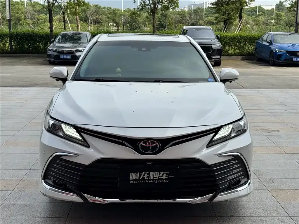 Toyota Camry — фото 7