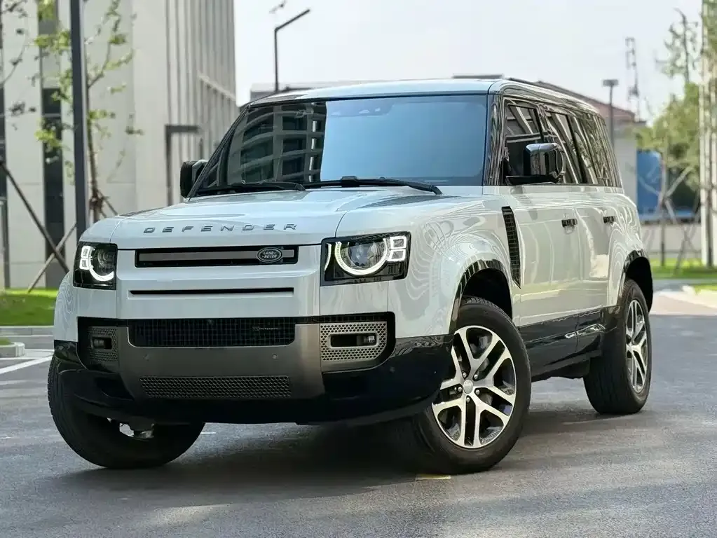 Land Rover Defender — фото 1