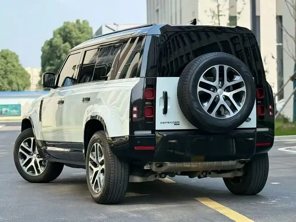 Land Rover Defender — фото 5