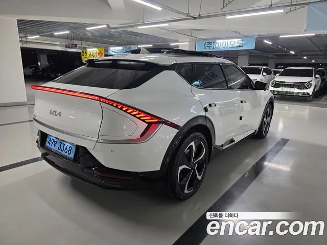 Kia EV6 — фото 8