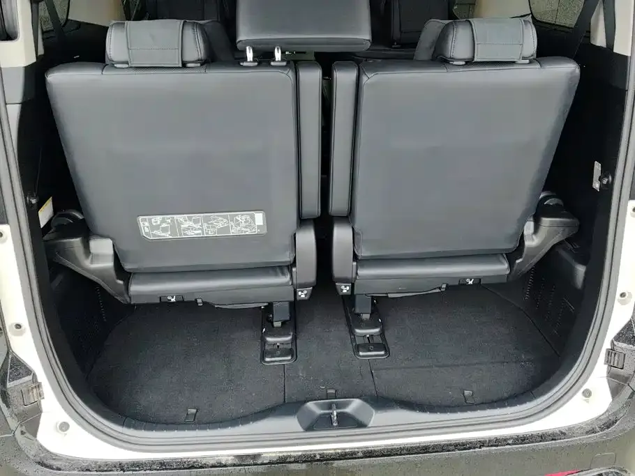 Toyota Vellfire — фото 4