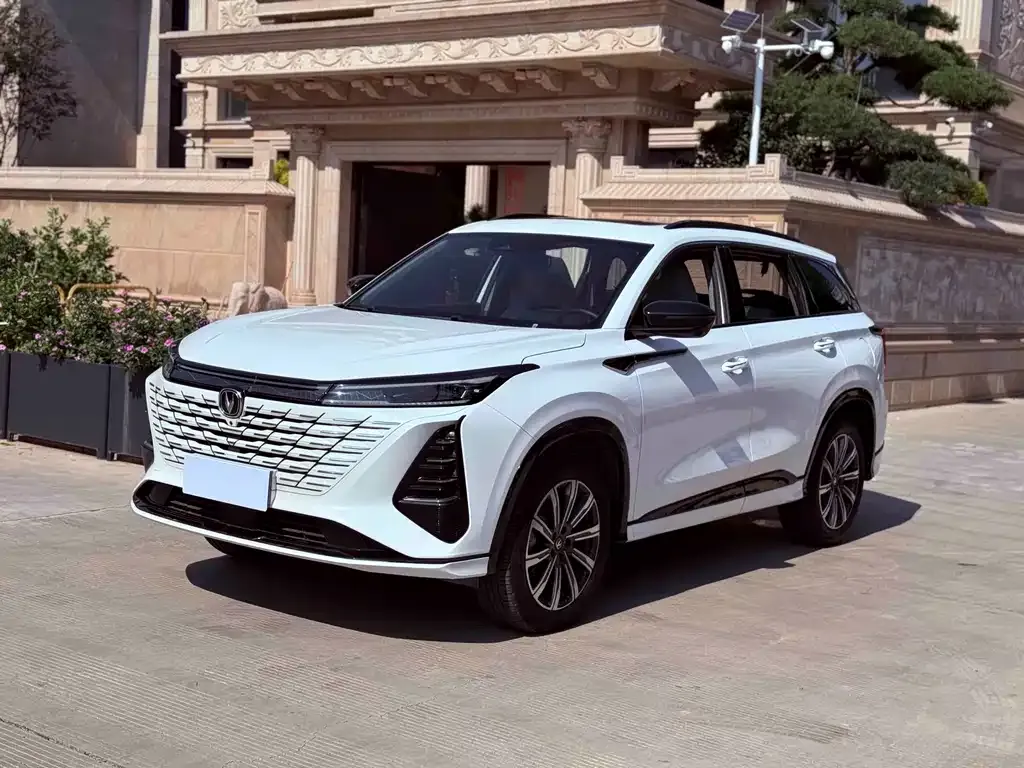 Changan CS75 PLUS — фото 1