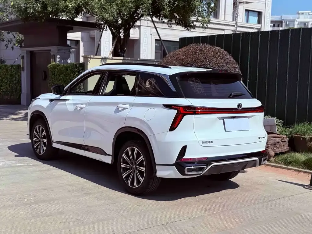 Changan CS75 PLUS — фото 4