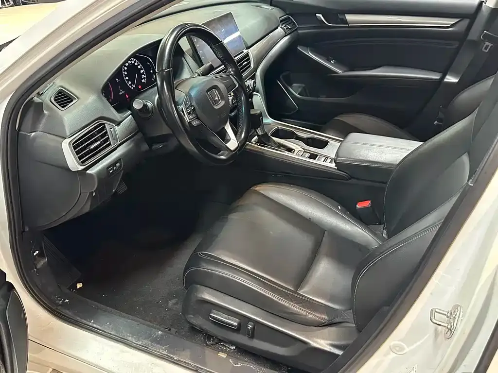 Honda Accord — фото 9