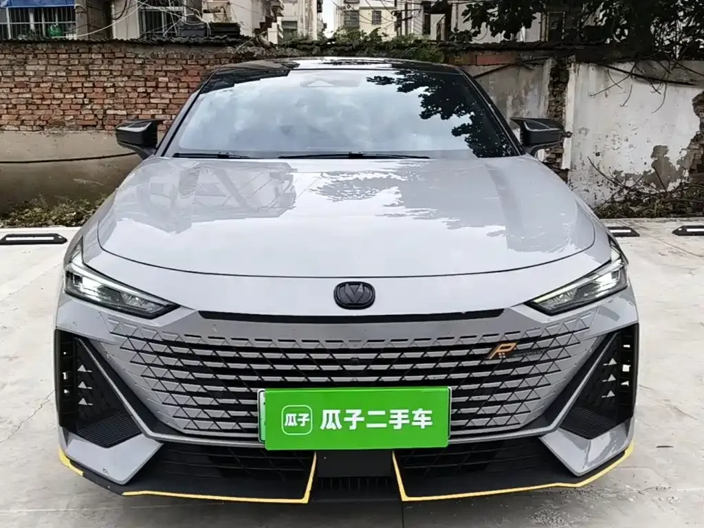 Changan UNI-V iDD — фото 8