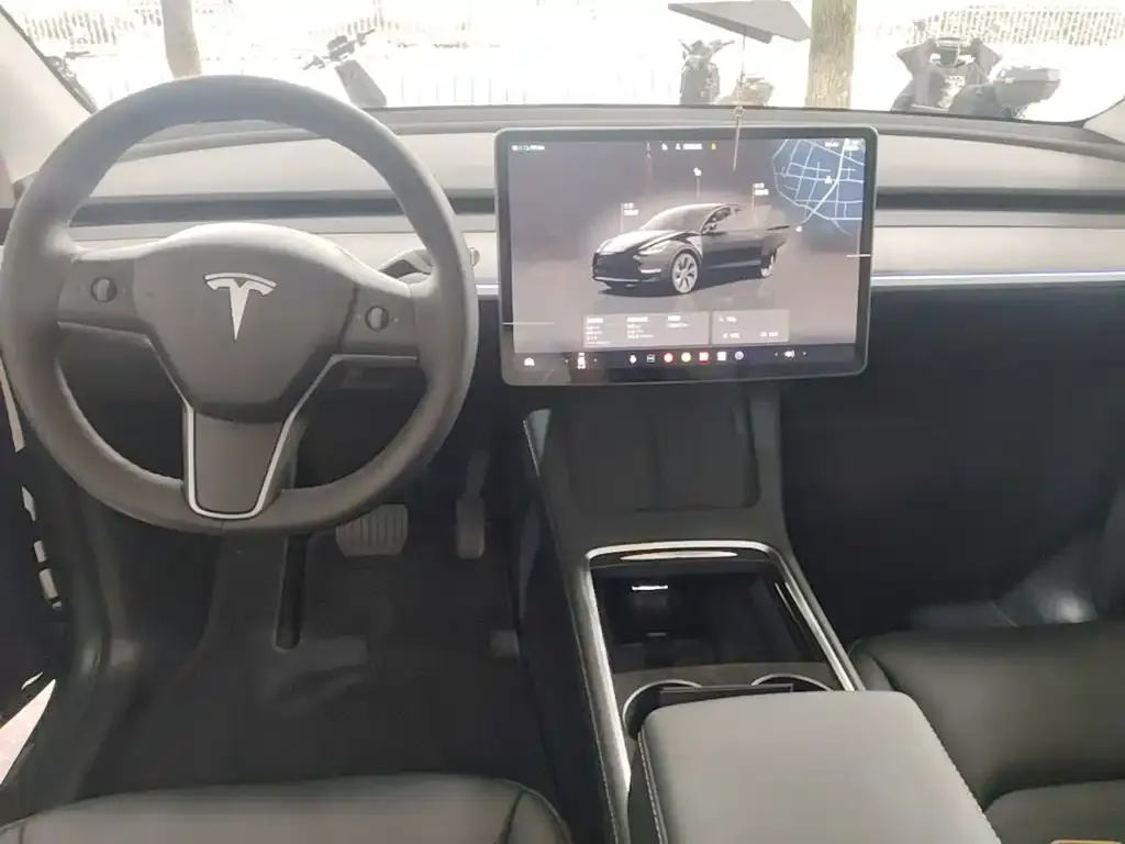Tesla Model Y — фото 4