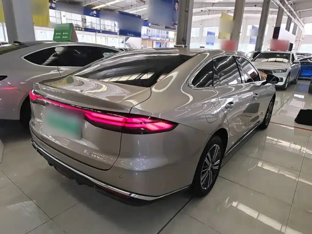 Geely Galaxy Xingyao 6 — фото 4
