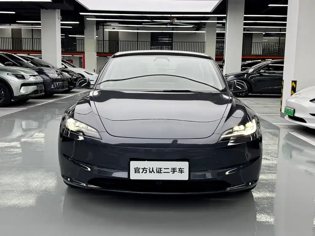 Tesla Model 3 — фото 1