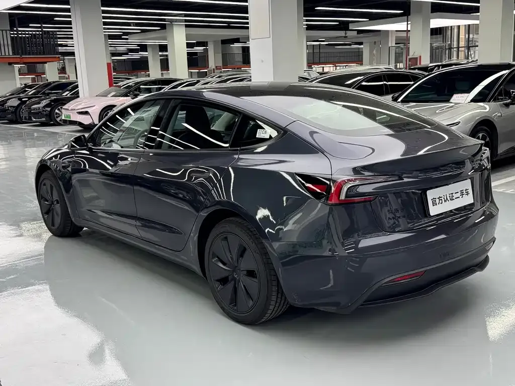 Tesla Model 3 — фото 2