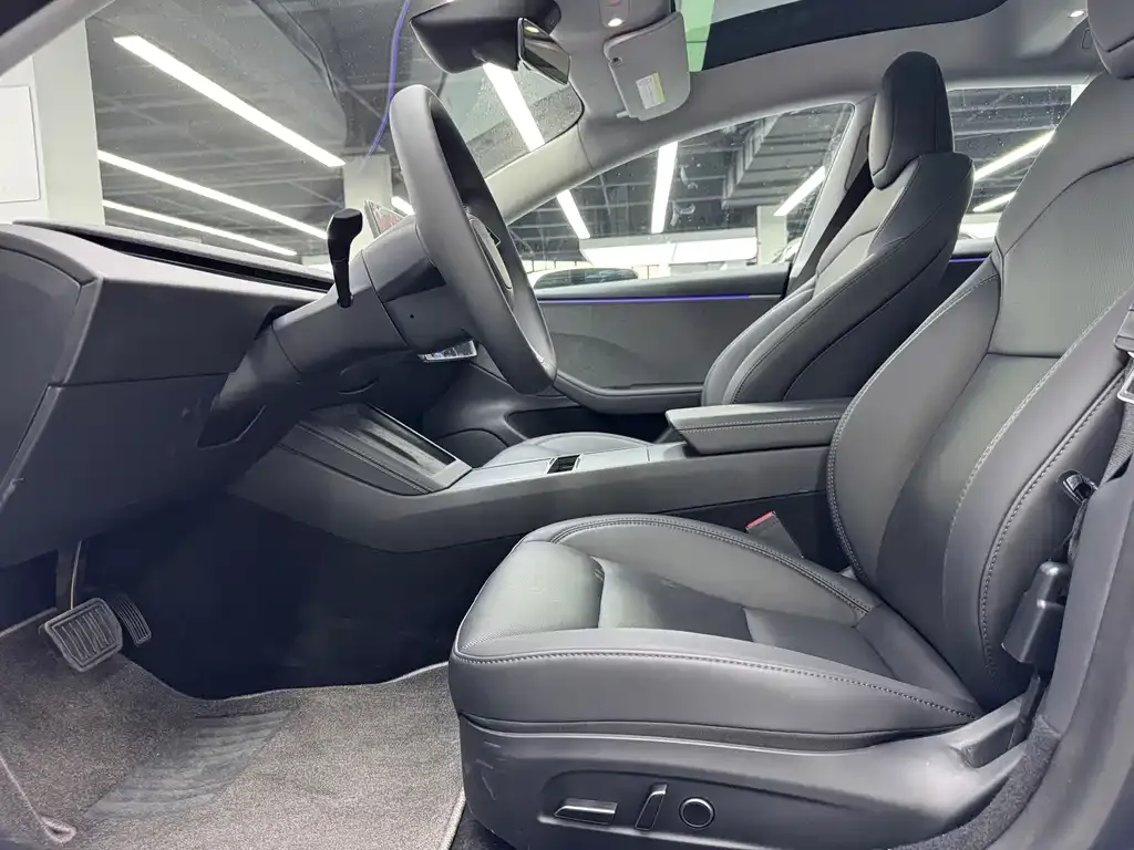 Tesla Model 3 — фото 10