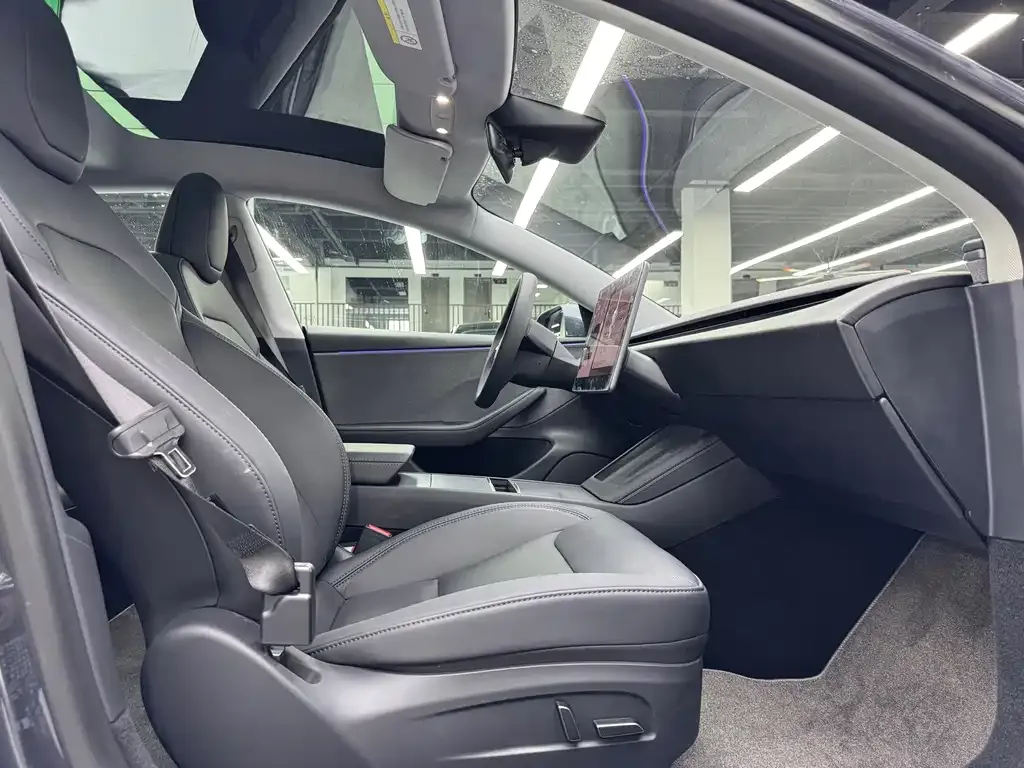 Tesla Model 3 — фото 3