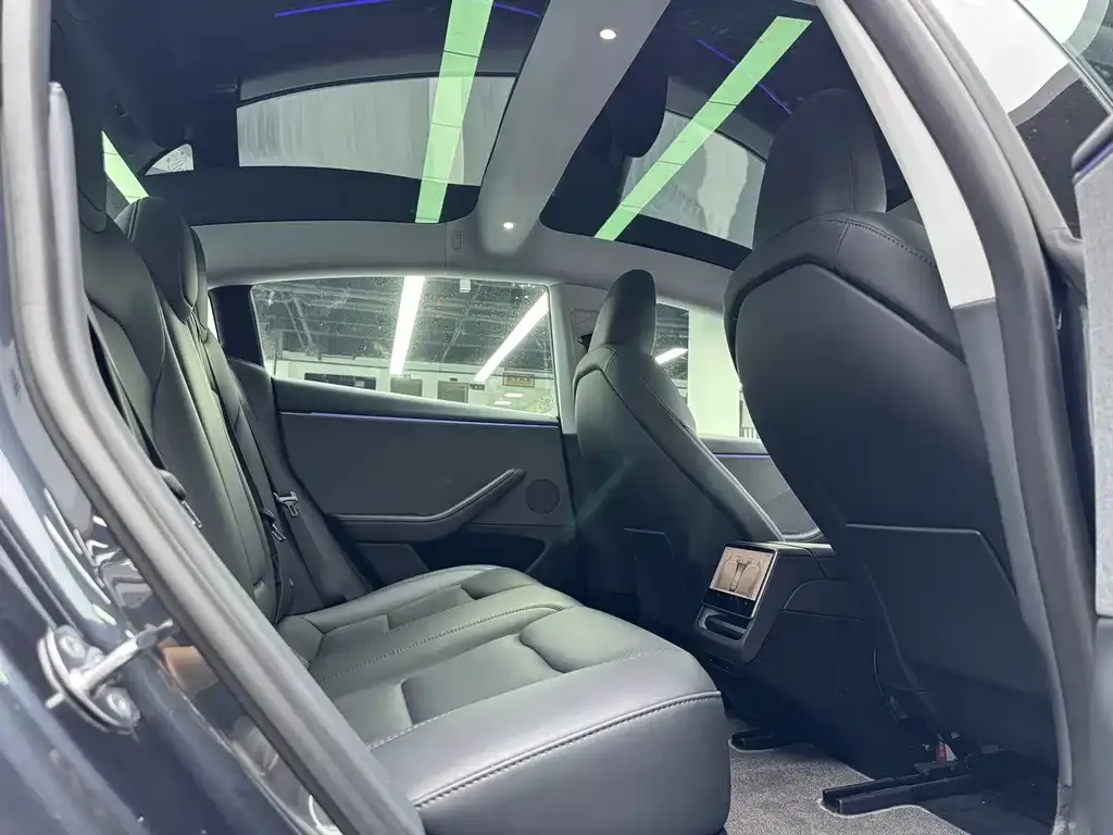 Tesla Model 3 — фото 6