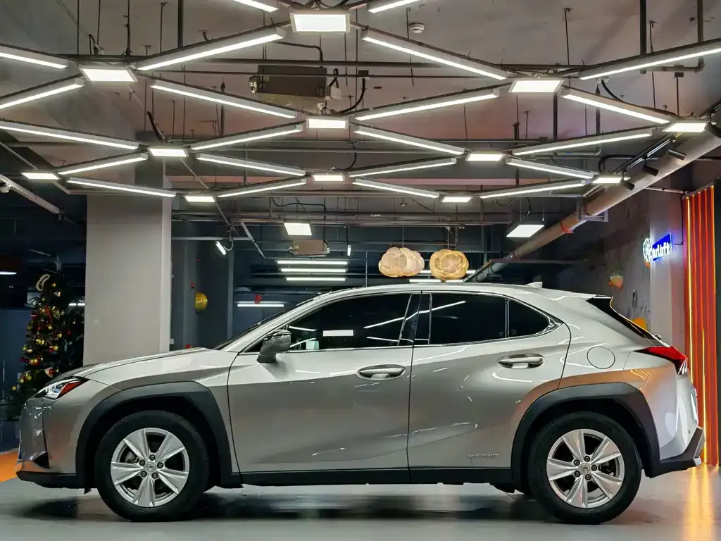 Lexus UX — фото 7