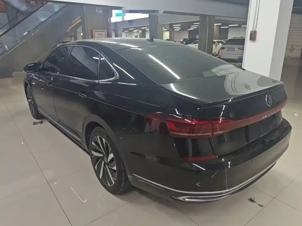 Volkswagen Passat — фото 2