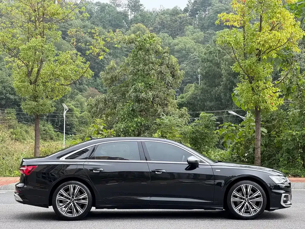 Audi A6L — фото 10