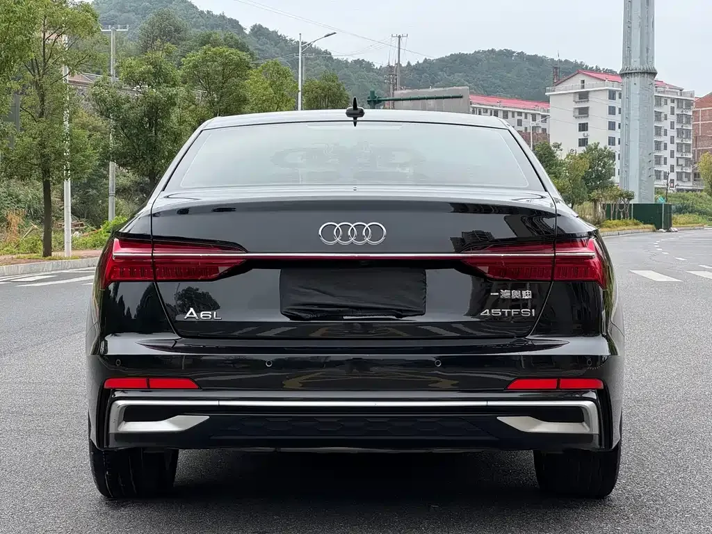 Audi A6L — фото 2