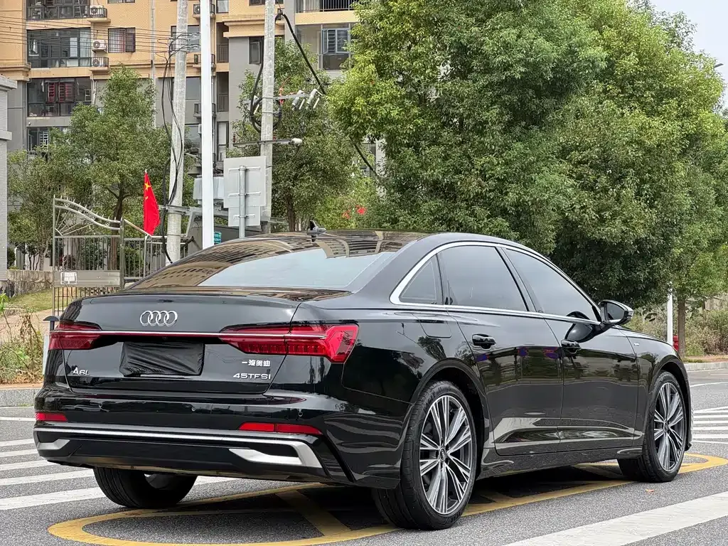 Audi A6L — фото 5