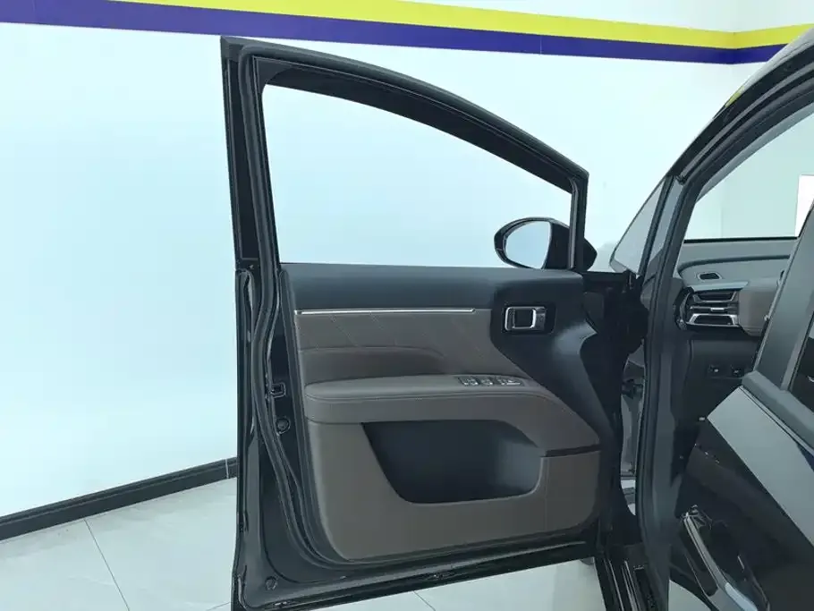 Wuling Xingguang 730 New Energy — фото 4