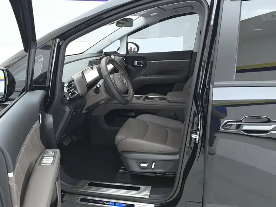 Wuling Xingguang 730 New Energy — фото 2
