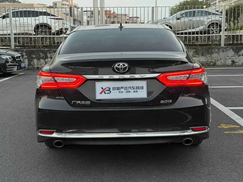 Toyota Camry — фото 4