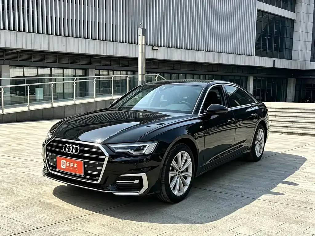 Audi A6L — фото 1