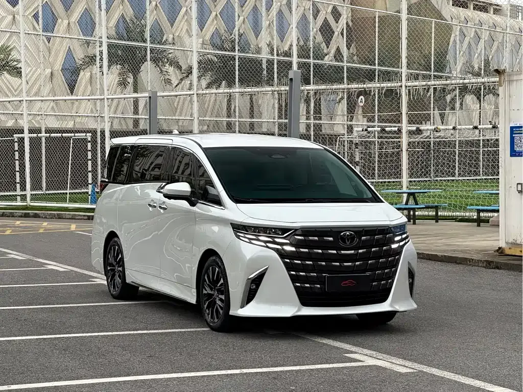 Toyota Alphard — фото 10
