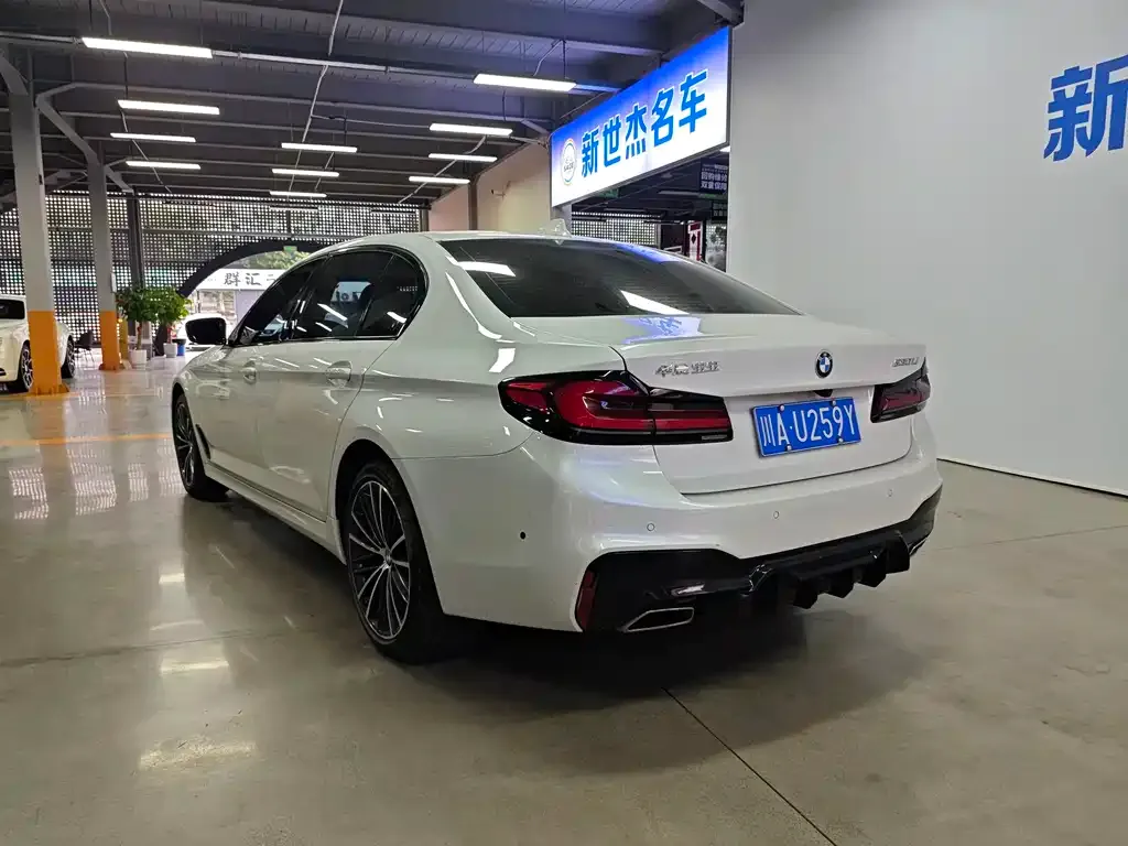 BMW 5 Series — фото 4