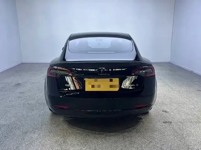 Tesla Model 3 — фото 2
