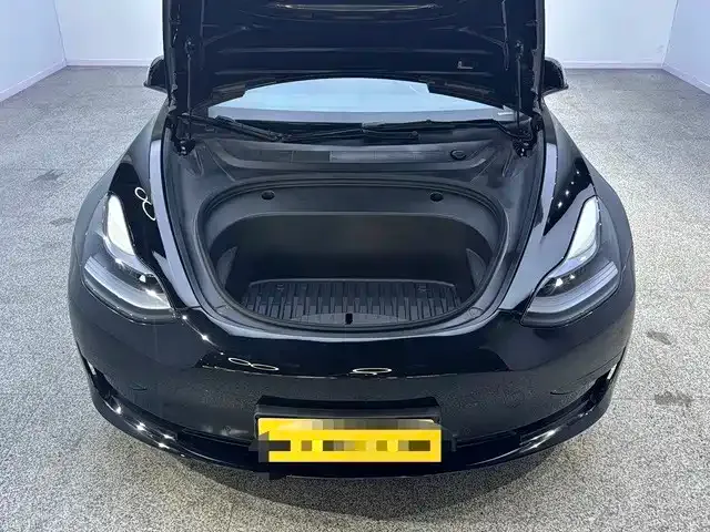 Tesla Model 3 — фото 9