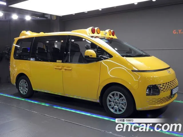 Hyundai Staria — фото 1