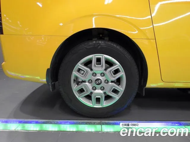 Hyundai Staria — фото 2