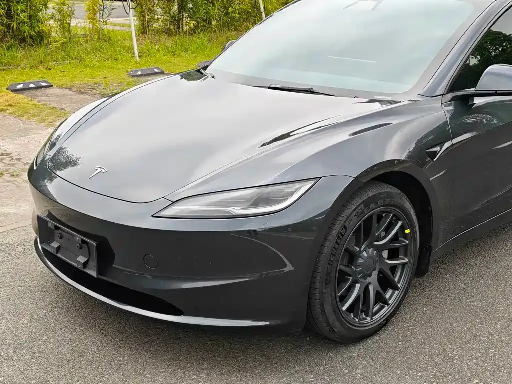 Tesla Model 3 — фото 7