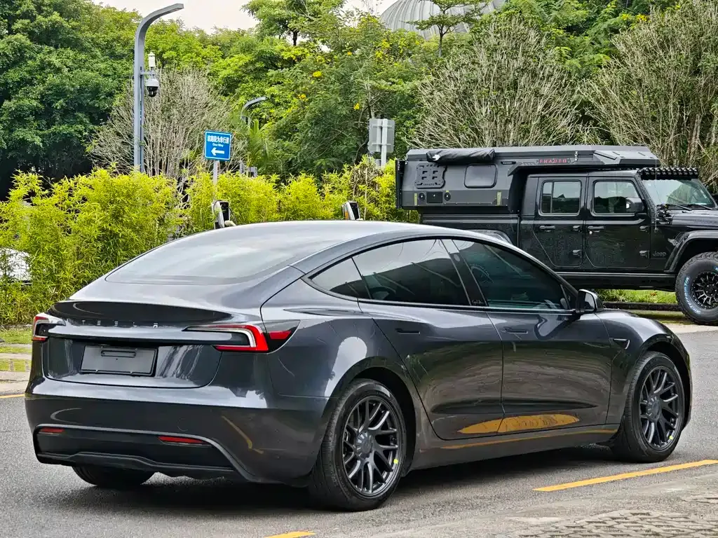 Tesla Model 3 — фото 2