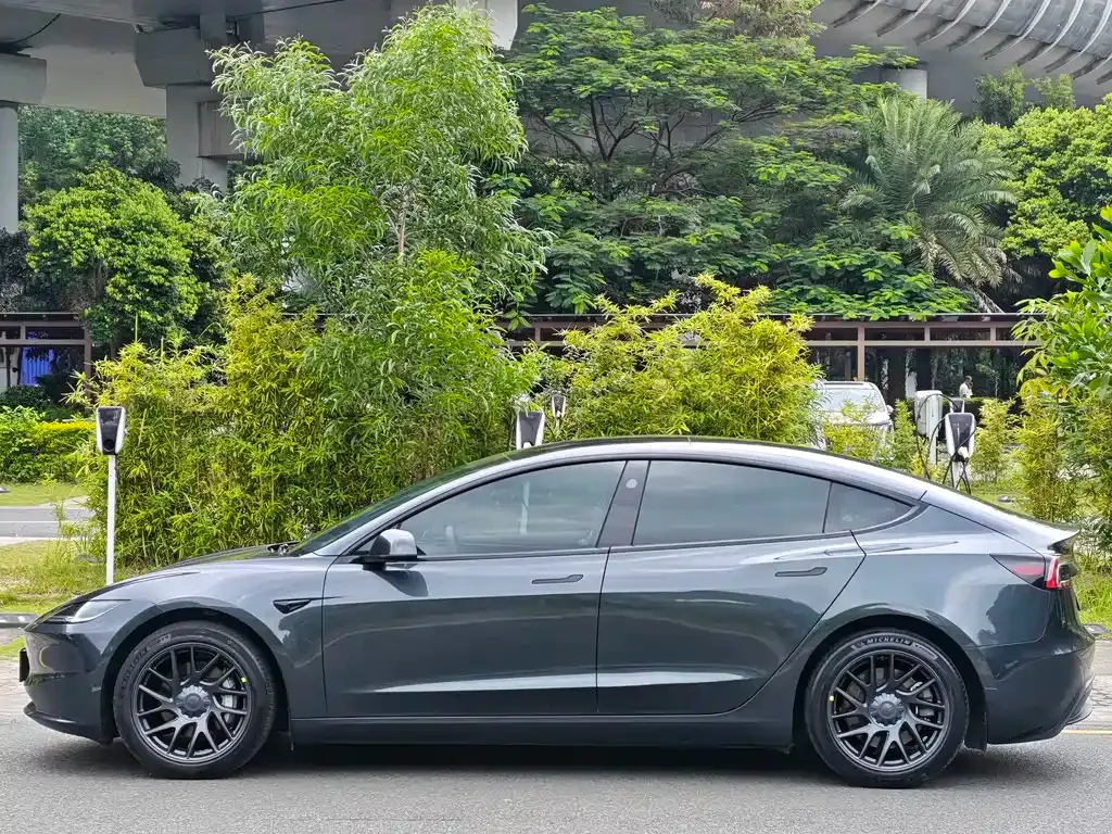 Tesla Model 3 — фото 6