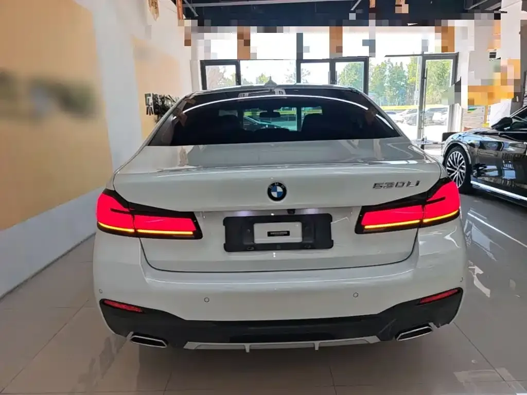 BMW 5 Series — фото 10