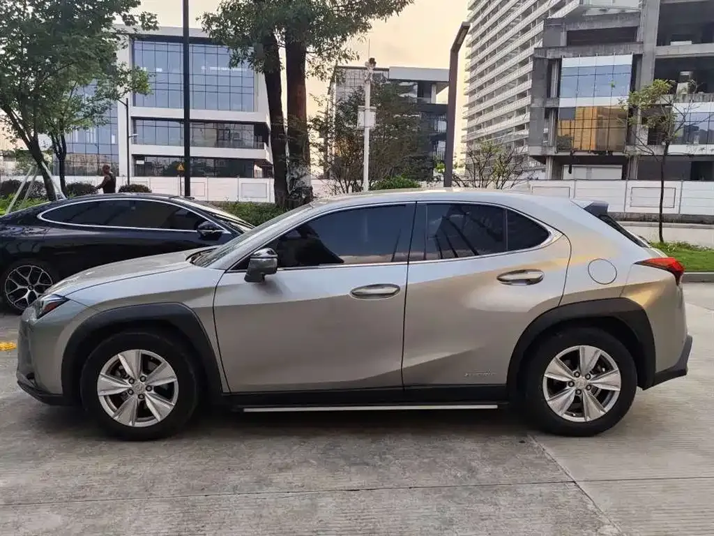 Lexus UX — фото 6