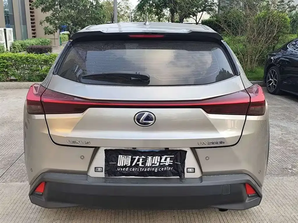 Lexus UX — фото 5