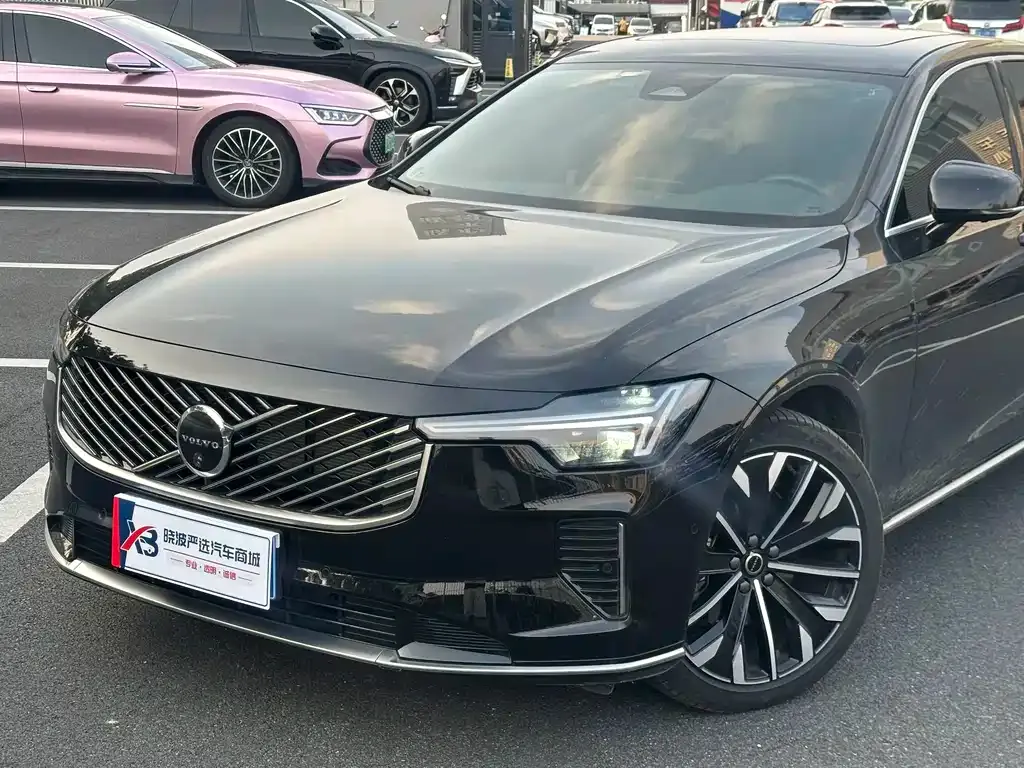 Volvo S90 — фото 1