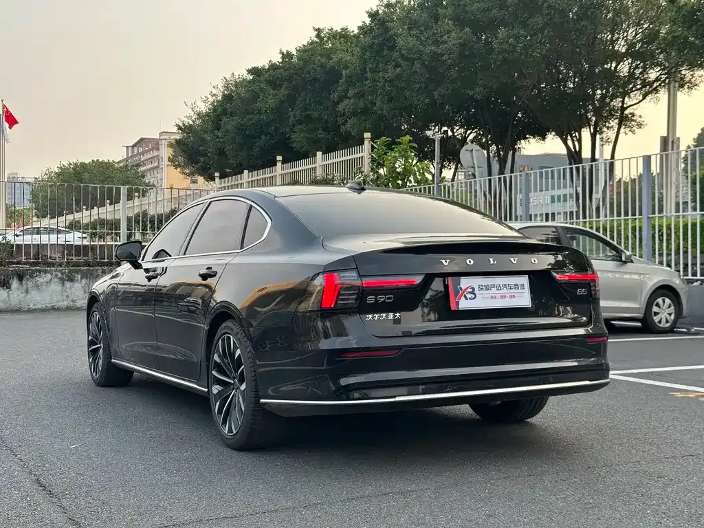 Volvo S90 — фото 6
