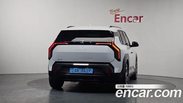 Kia EV3 — фото 9