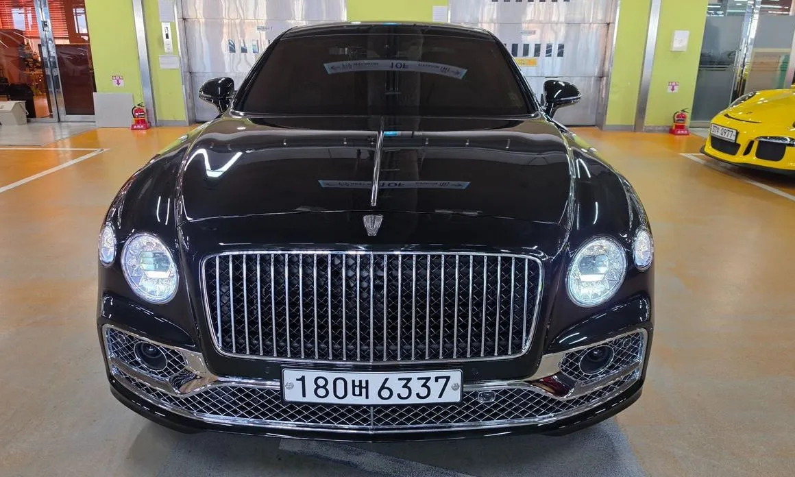 Bentley Flying Spur — фото 6