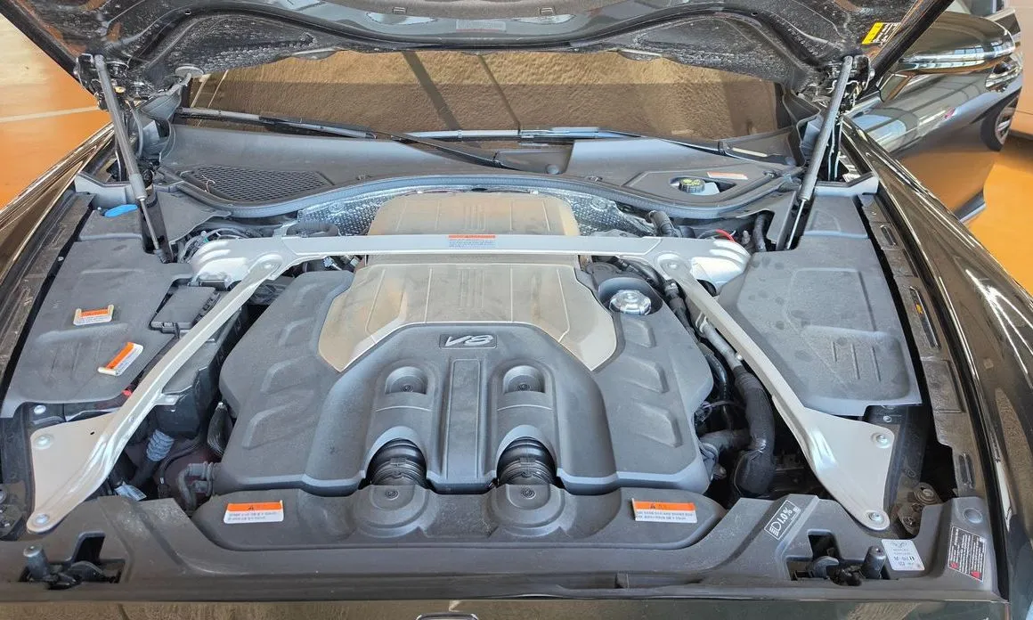 Bentley Flying Spur — фото 4
