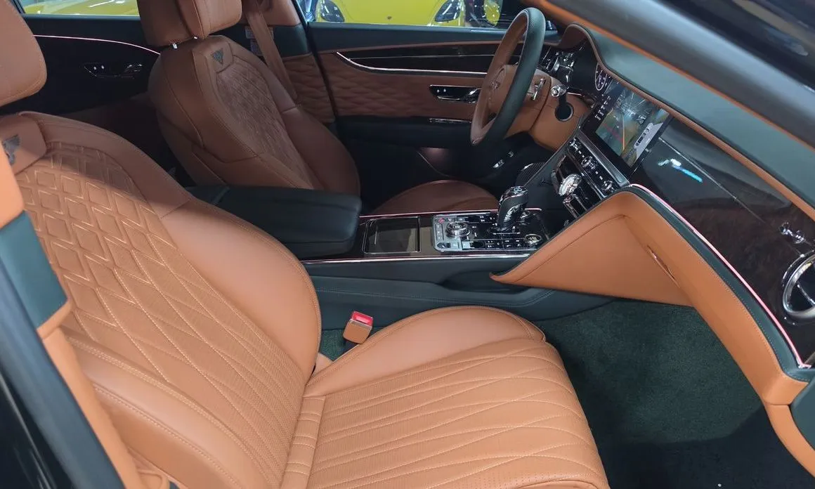 Bentley Flying Spur — фото 2