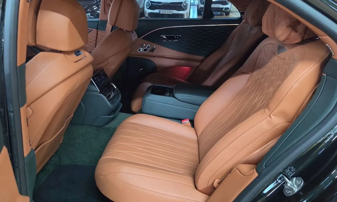 Bentley Flying Spur — фото 8