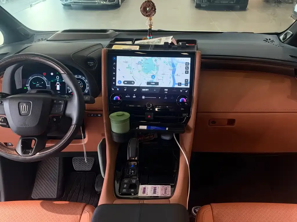 Toyota Vellfire — фото 7
