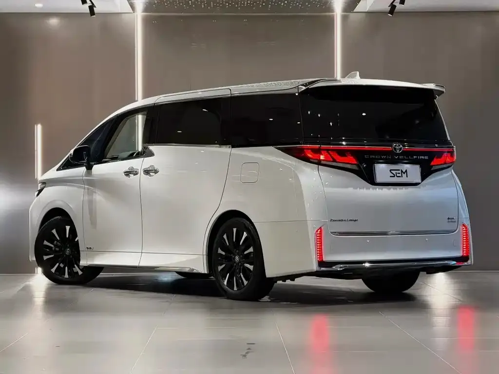 Toyota Vellfire — фото 3