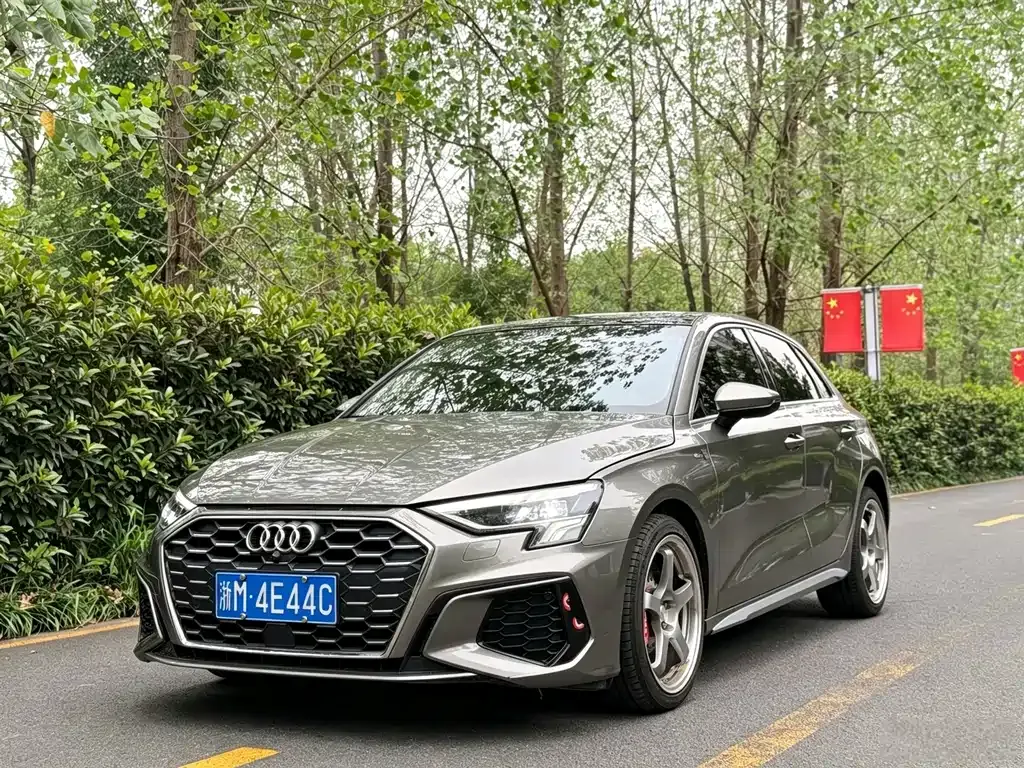 Audi A3 — фото 1