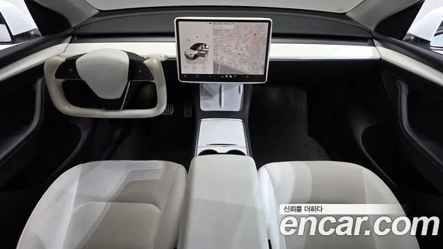 Tesla Model Y — фото 8