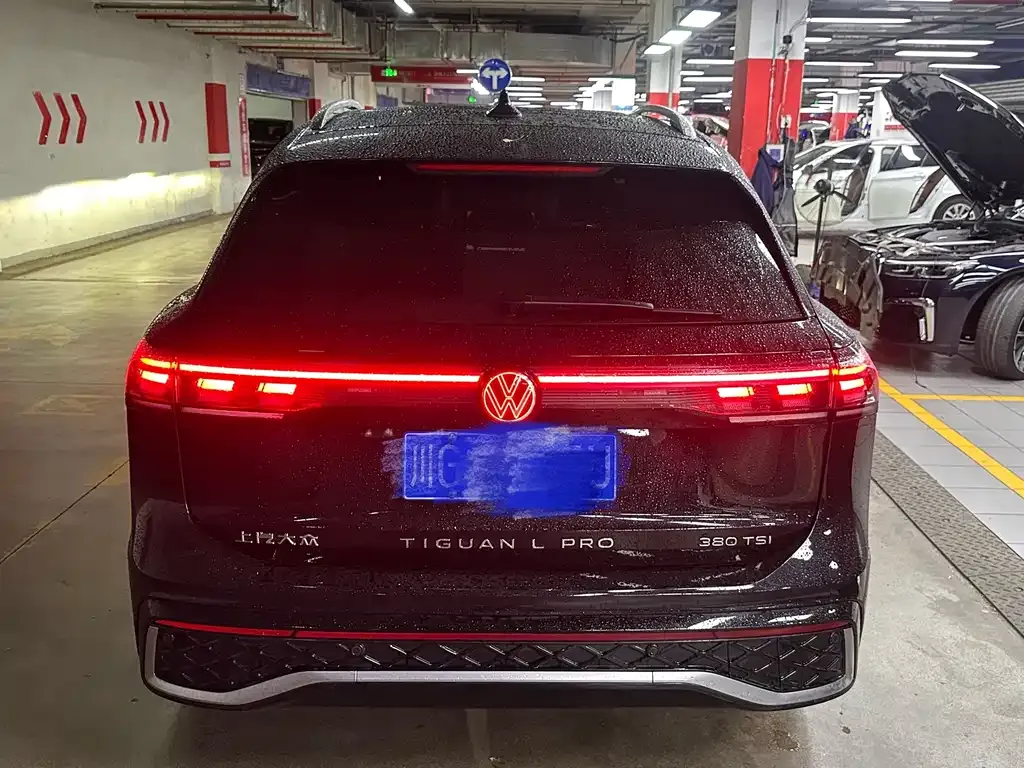 Volkswagen Tiguan L — фото 3